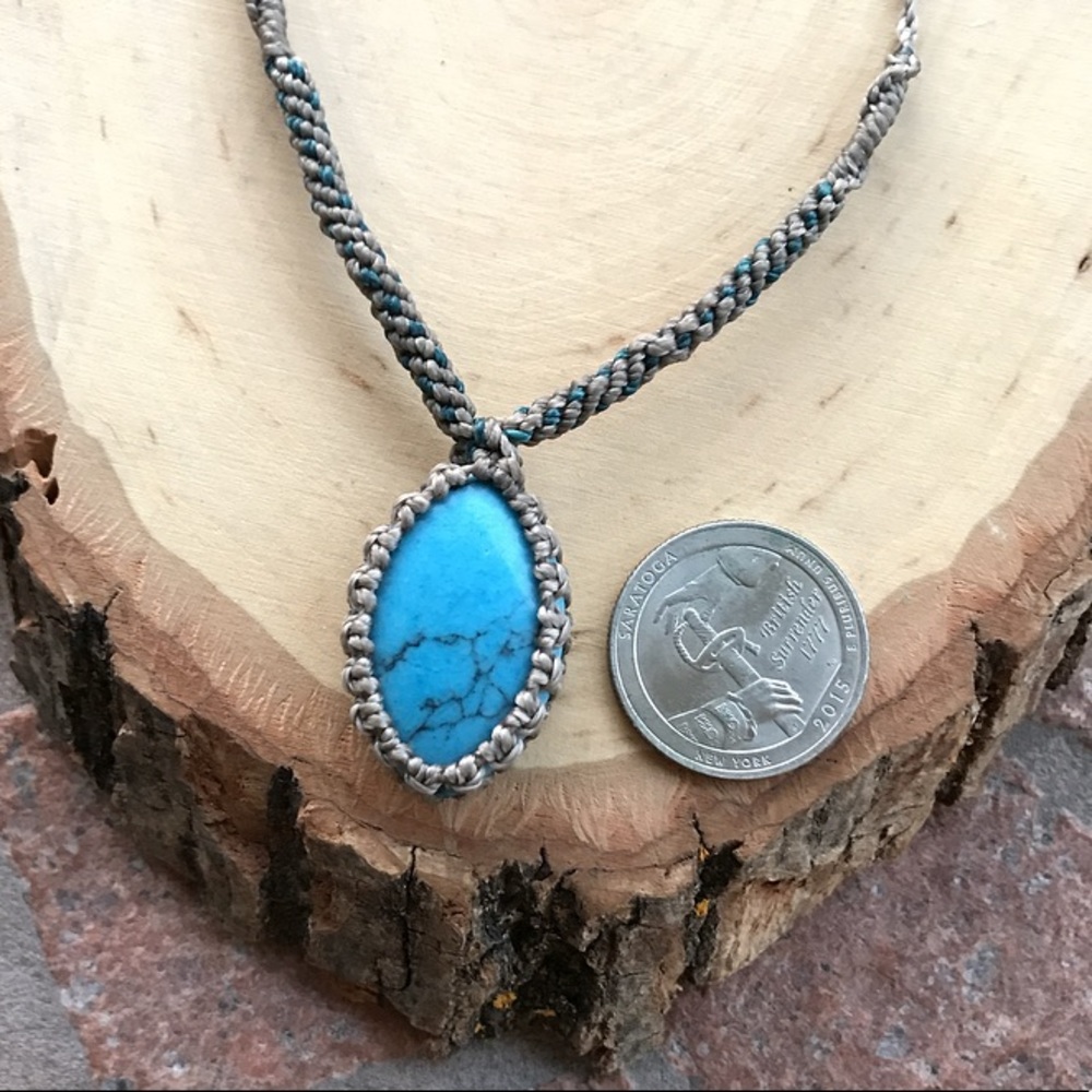 Sold turquoise adjustable macrame choker necklace - Picture 4 of 8